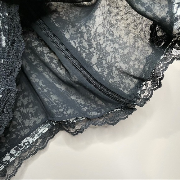vintage Y2k Ann Taylor silk lace tank top black white floral 4 Zip Side - Picture 4 of 9